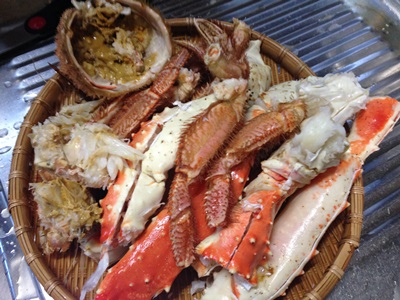 解体済みのタラバガニと毛ガニ